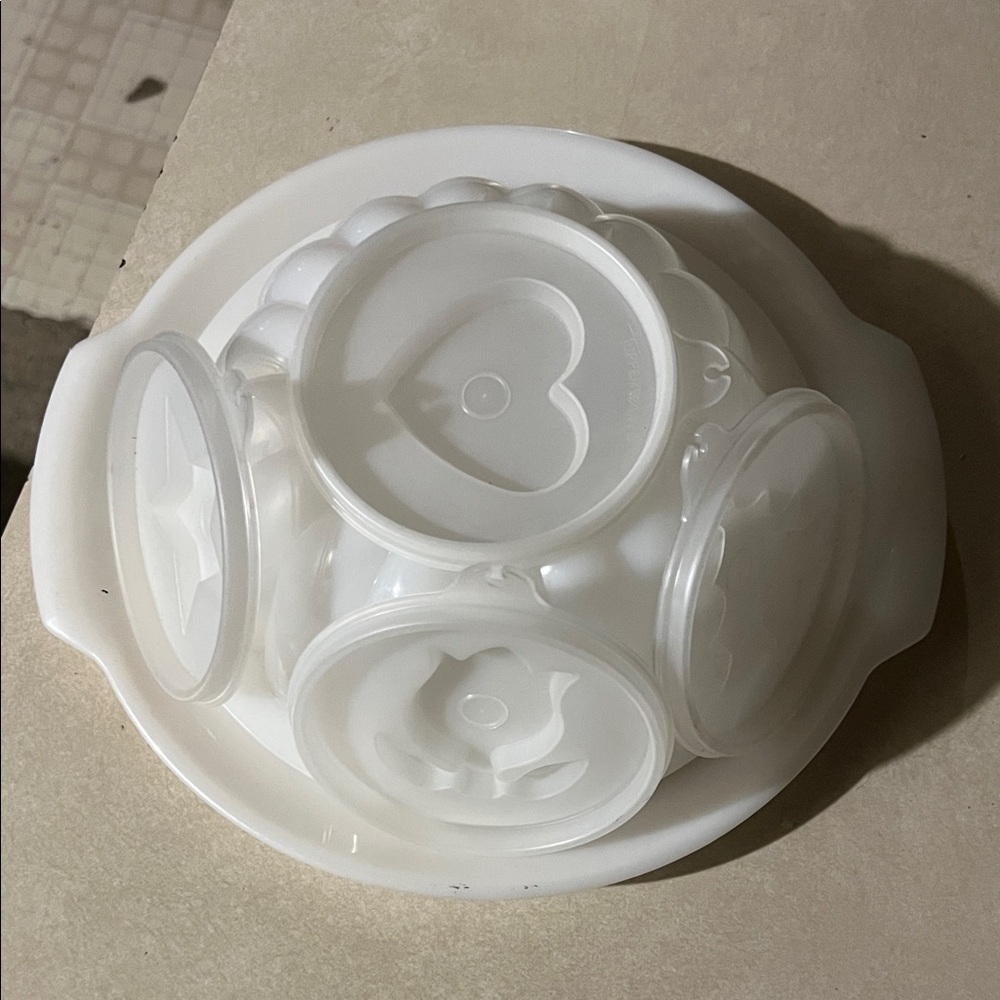 Tupperware White Heart and Star Mold Set